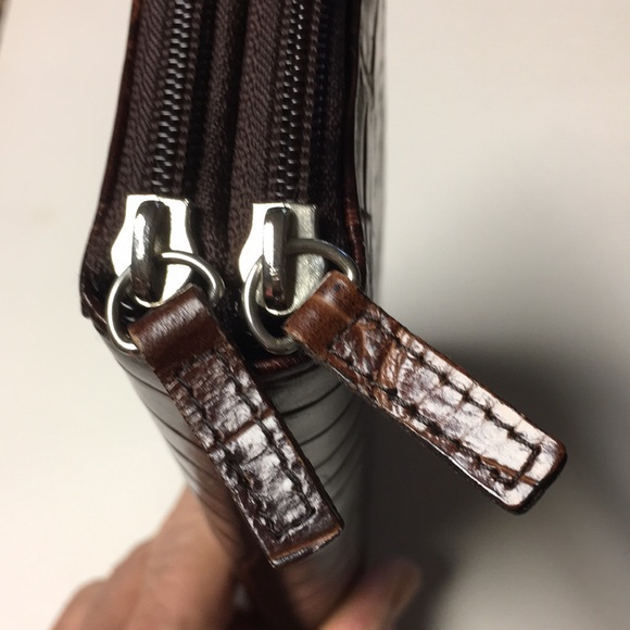 Brown crocodile embossed large wallet - Picture 3 of 14